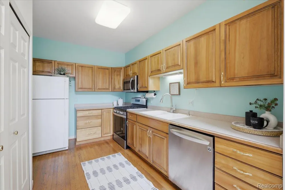 4282 Elden Place Waterford Charter Township, MI 48329