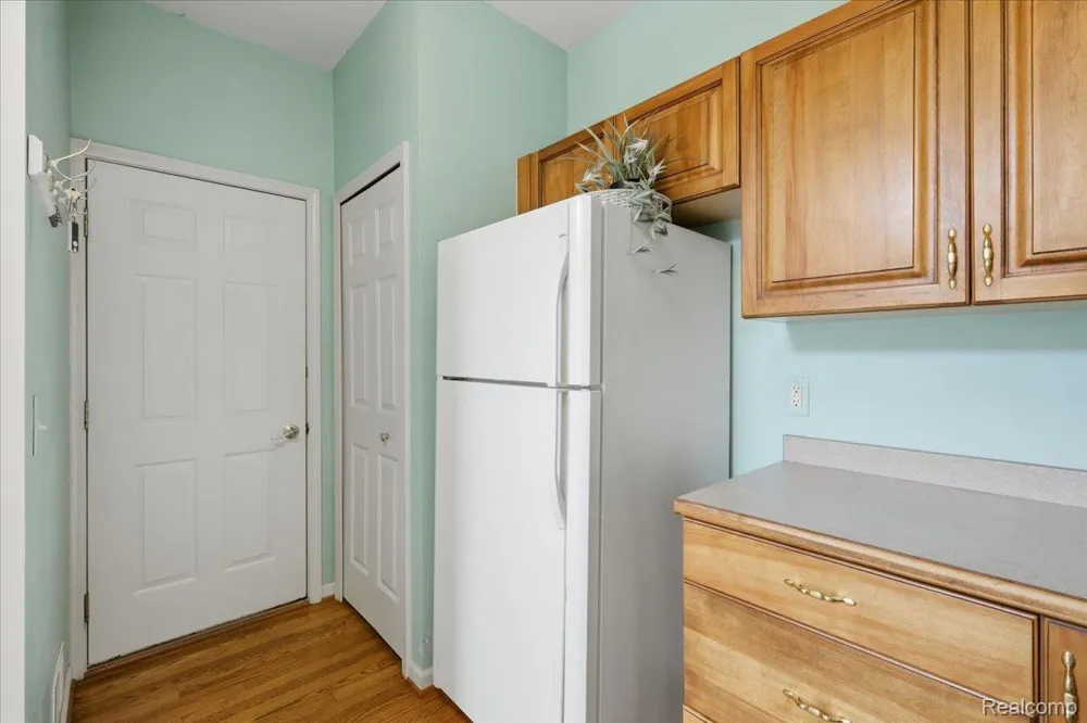 4282 Elden Place Waterford Charter Township, MI 48329