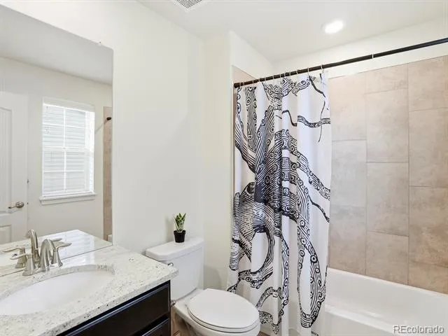 8275 Arapahoe Peak Street Littleton, CO 80125