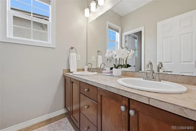 10914 Valleybrook Circle Littleton, CO 80130