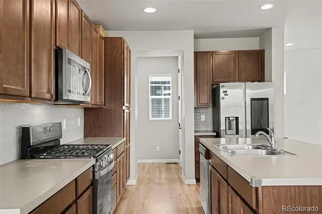17227 Parkside Drive Commerce City, CO 80022