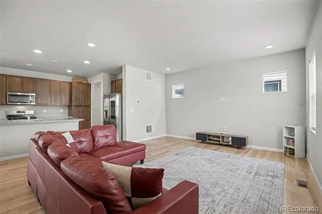 17227 Parkside Drive Commerce City, CO 80022