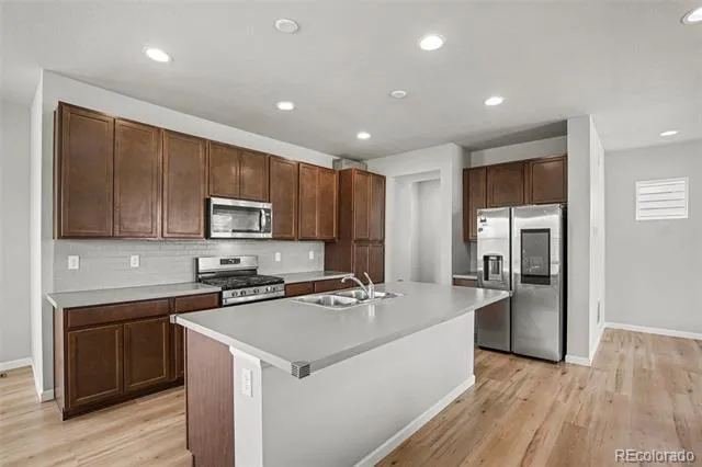 17227 Parkside Drive Commerce City, CO 80022