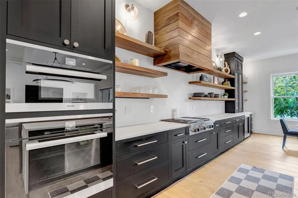 27041 E Long Circle Aurora, CO 80016