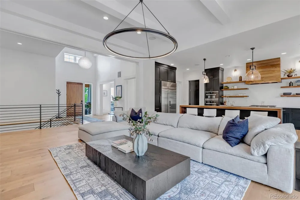 27041 E Long Circle Aurora, CO 80016