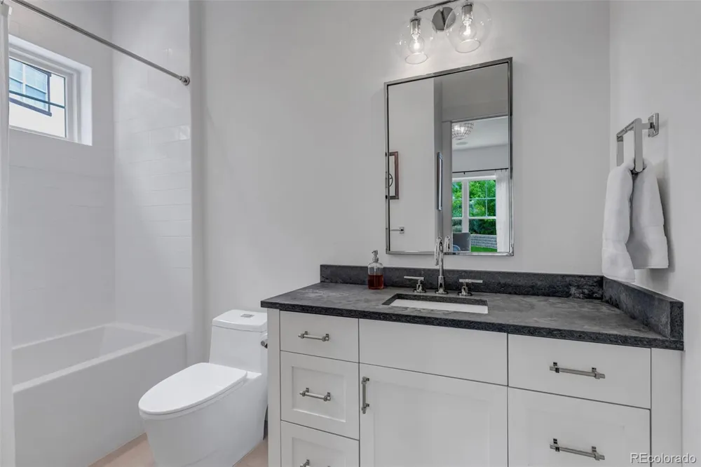 27041 E Long Circle Aurora, CO 80016