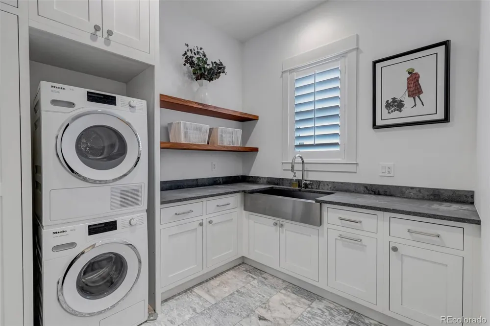 27041 E Long Circle Aurora, CO 80016