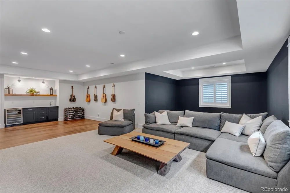 27041 E Long Circle Aurora, CO 80016