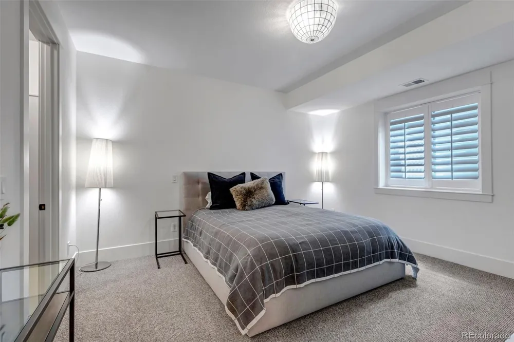 27041 E Long Circle Aurora, CO 80016