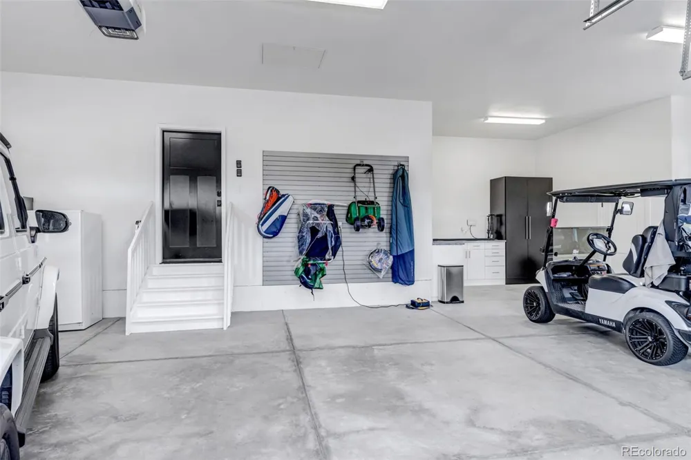 27041 E Long Circle Aurora, CO 80016