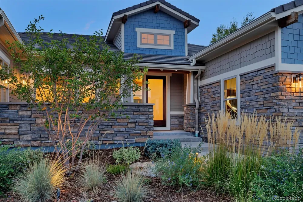 27041 E Long Circle Aurora, CO 80016