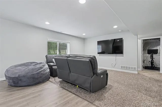 6414 Mountain Dale Drive Colorado Springs, CO 80927