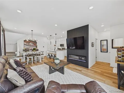 2907 Distant Rock Avenue