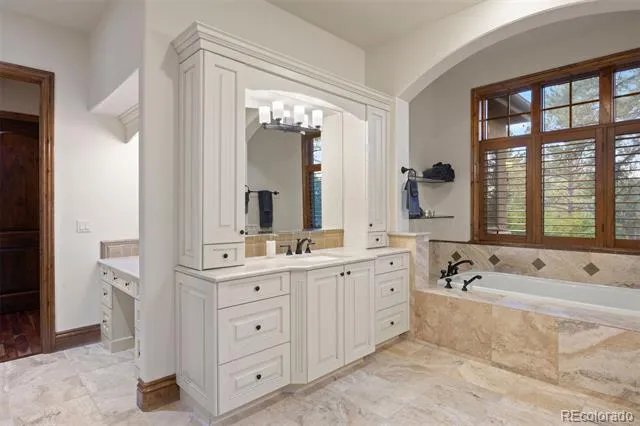 976 Country Club Parkway Castle Rock, CO 80108