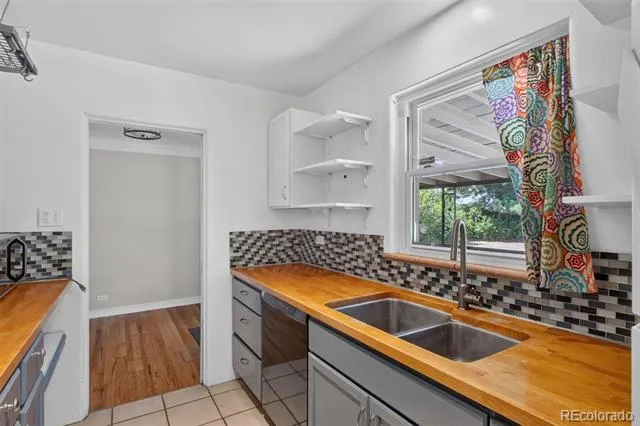 1211 Jasmine Street Denver, CO 80220