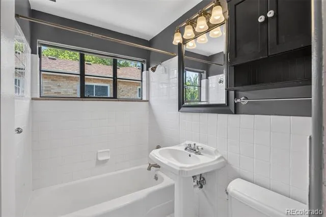 1211 Jasmine Street Denver, CO 80220