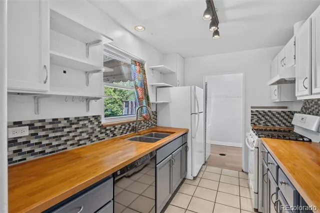 1211 Jasmine Street Denver, CO 80220