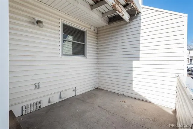 961 S Pitkin Court Aurora, CO 80017