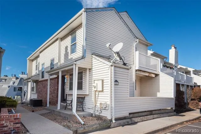 961 S Pitkin Court Aurora, CO 80017