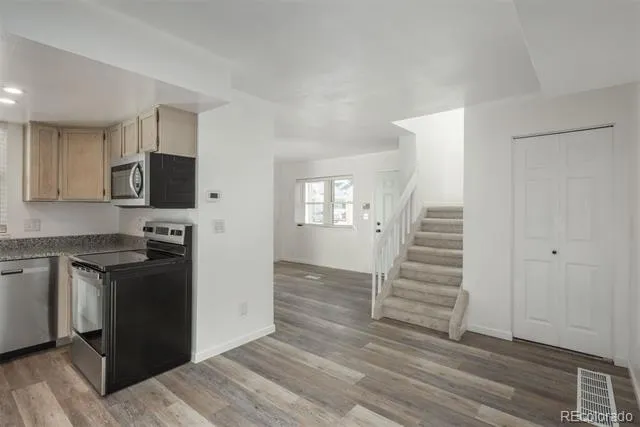 961 S Pitkin Court Aurora, CO 80017