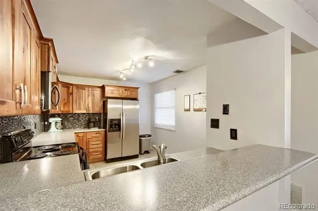 2330 E Fremont Avenue #J Centennial, CO 80122