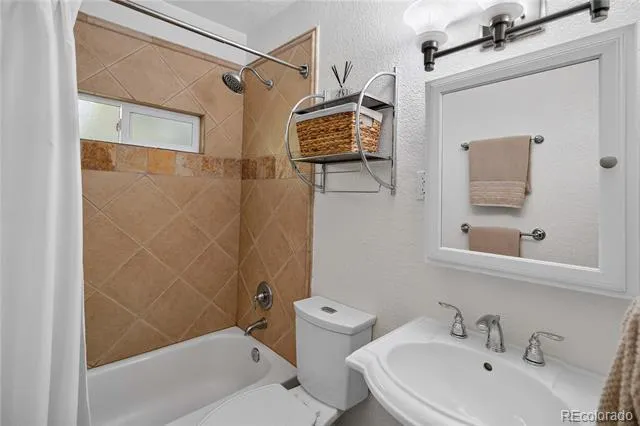 2320 Glencoe Street Denver, CO 80207