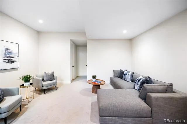 2203 W 37th Avenue Denver, CO 80211