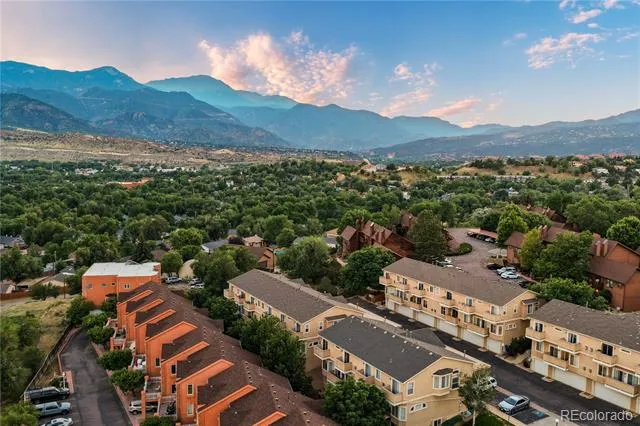 1479 Madison Ridge Heights #B Colorado Springs, CO 80904