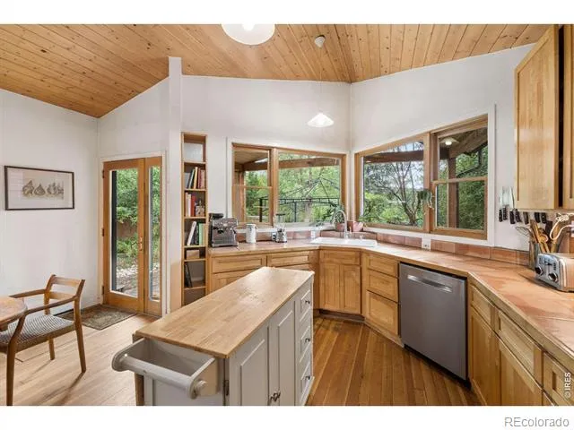 1800 Sumac Avenue Boulder, CO 80304
