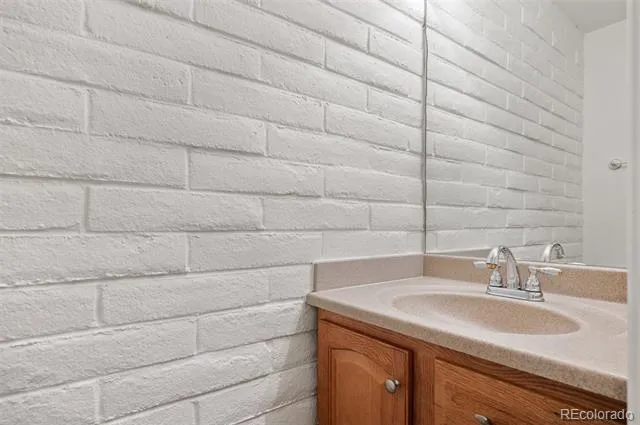 1060 S Parker Road #23 Denver, CO 80231