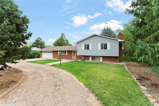 211 Westcott Avenue Colorado Springs, CO 80906