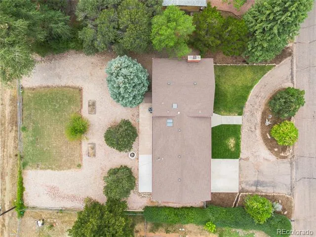 211 Westcott Avenue Colorado Springs, CO 80906