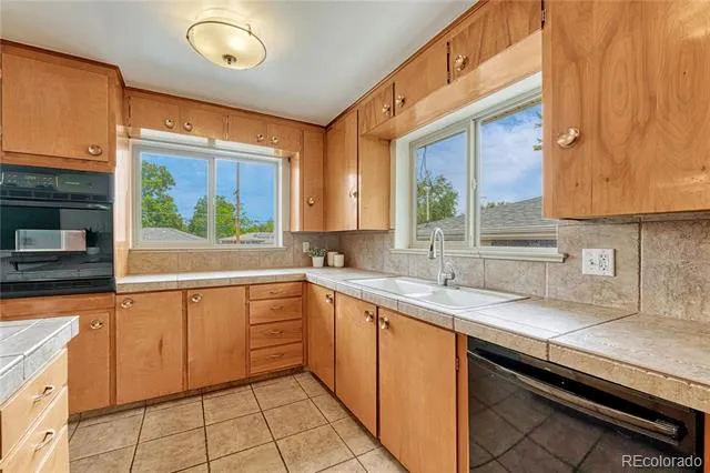 2280 Newland Street Edgewater, CO 80214