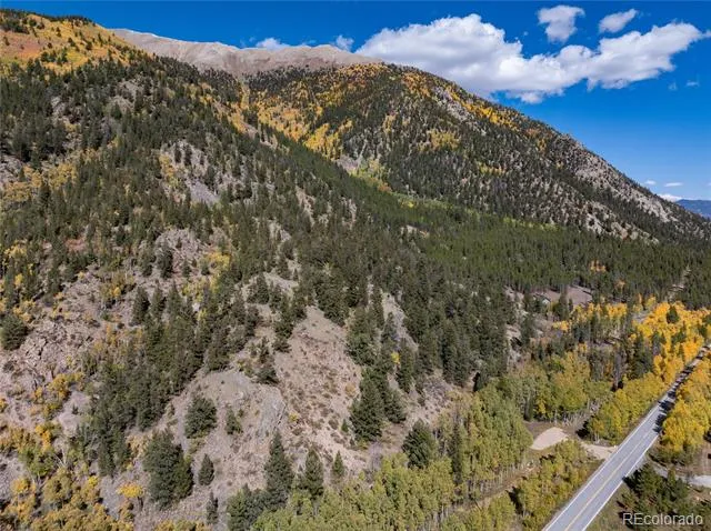10575 Co-82 Twin Lakes, CO 81251