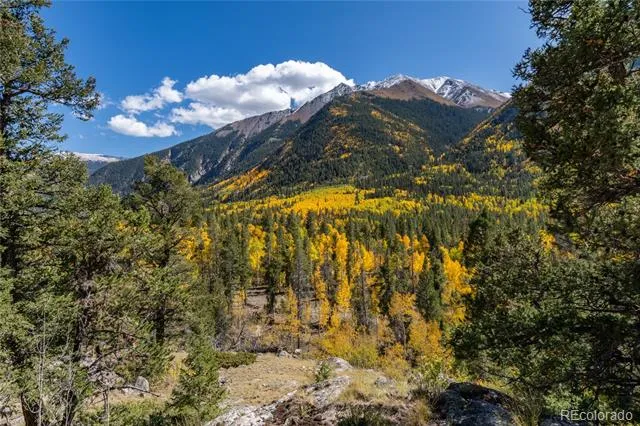 10575 Co-82 Twin Lakes, CO 81251