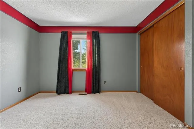 19721 E Stanford Drive Centennial, CO 80015