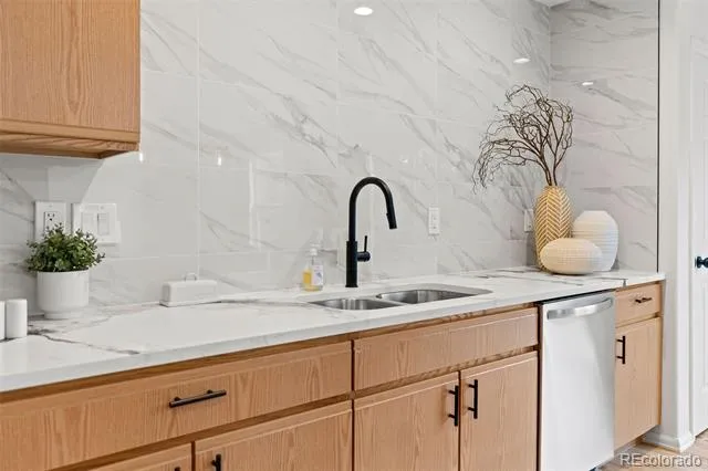 21960 E Crestline Lane Aurora, CO 80015