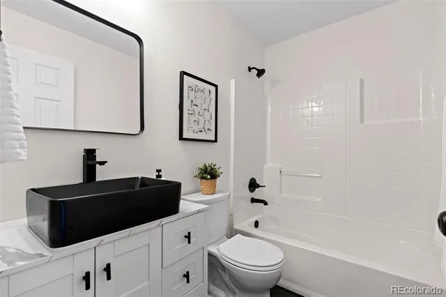 21960 E Crestline Lane Aurora, CO 80015