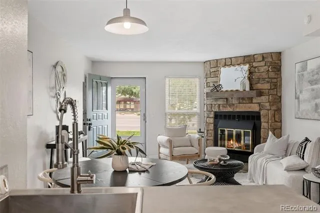 6712 S Independence Street Littleton, CO 80128