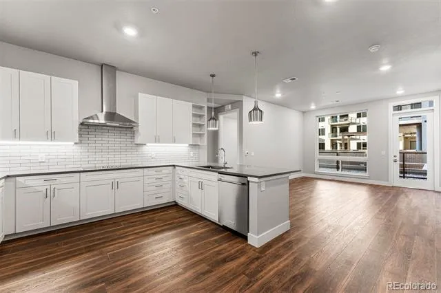 20 Wilcox Street #207 Castle Rock, CO 80104