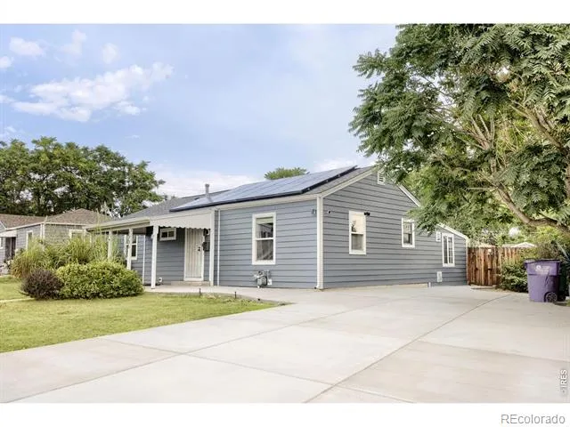 1735 W Burlington Place Denver, CO 80221