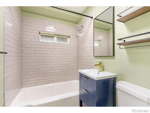1735 W Burlington Place Denver, CO 80221