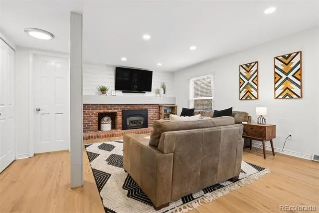 7626 S Willow Way Centennial, CO 80112