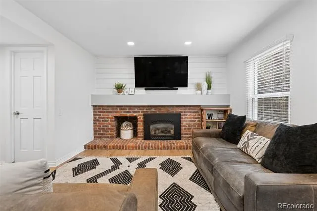 7626 S Willow Way Centennial, CO 80112