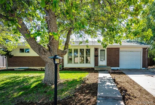 6724 S Ash Way Centennial, CO 80122