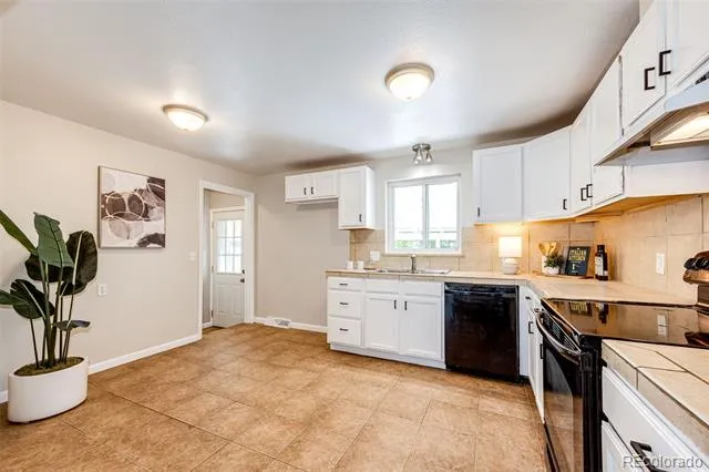 6724 S Ash Way Centennial, CO 80122