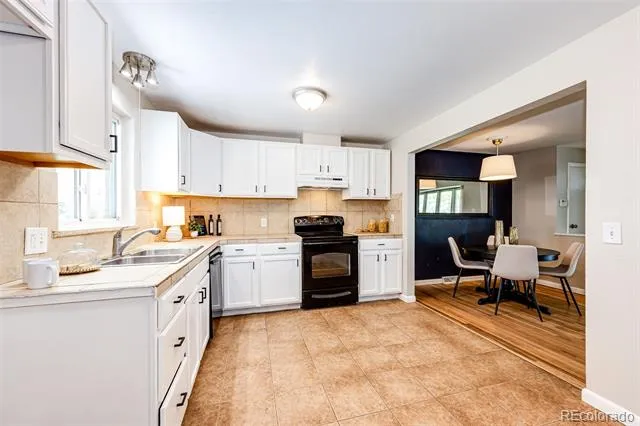 6724 S Ash Way Centennial, CO 80122