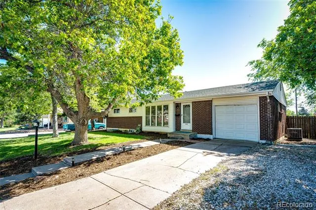 6724 S Ash Way Centennial, CO 80122