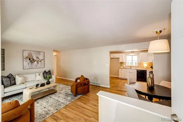 6724 S Ash Way Centennial, CO 80122