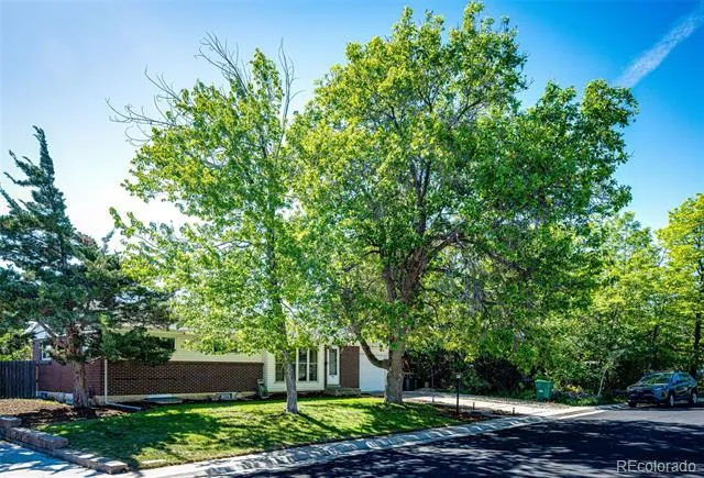 6724 S Ash Way Centennial, CO 80122